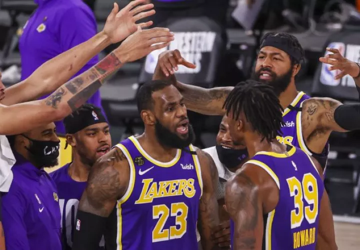 LeBron James es la figura de los Lakers. Foto:EFE