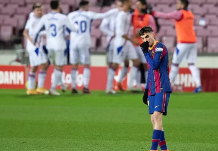 El centrocampista del Barcelona, Pedri, tras encajar el primer gol ante el Eibar. Foto:EFE