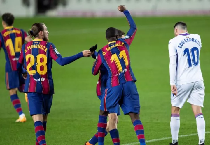 Jugadores del Barcelona. Foto:EFE