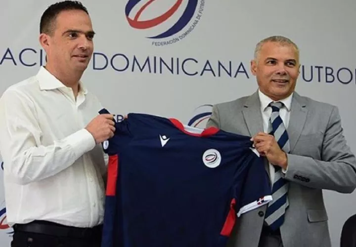Jacque Passy (izq.) técnico de República Dominicana. Foto:Twitter