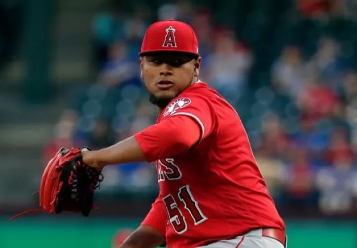 Jaime Barría de los Angelinos obtuvo su permiso para jugar con Panamá en la Serie del Caribe. Foto:Instagram