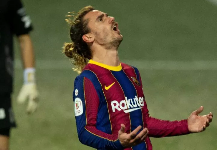 Antoine Griezmann del Barcelona, reacciona  durante el partido anteCornellá en Copa del Rey. Foto:EFE