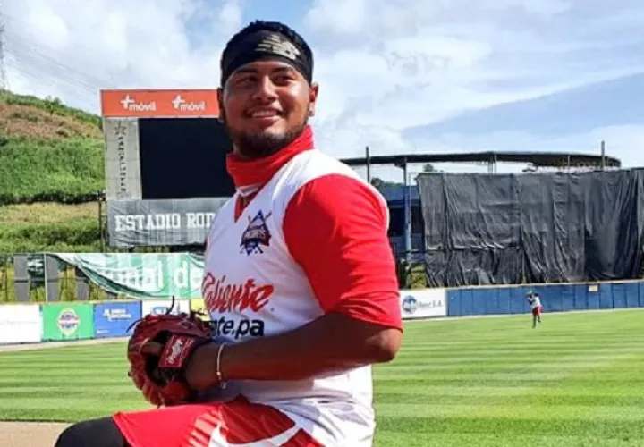 Jaime Barría estará con Panamá en la Serie del Caribe. Foto:@Probeis
