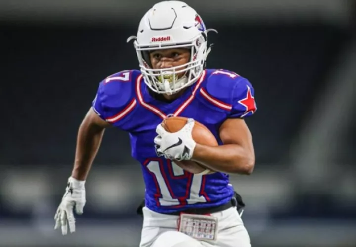 Eduardo Joly, Jugador Más Valioso del pasado International Bowl XI, celebrado en el AT&T Stadium de Arlington, Texas. Foto:Cortesía