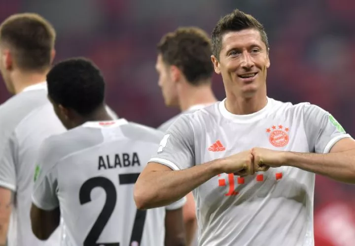 Robert Lewandowski  es el referente  en la delantera del Bayern. Foto:EFE