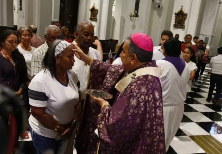 El arzobispo tendrá misa este miércoles en la Basílica Don Bosco. Archivo
