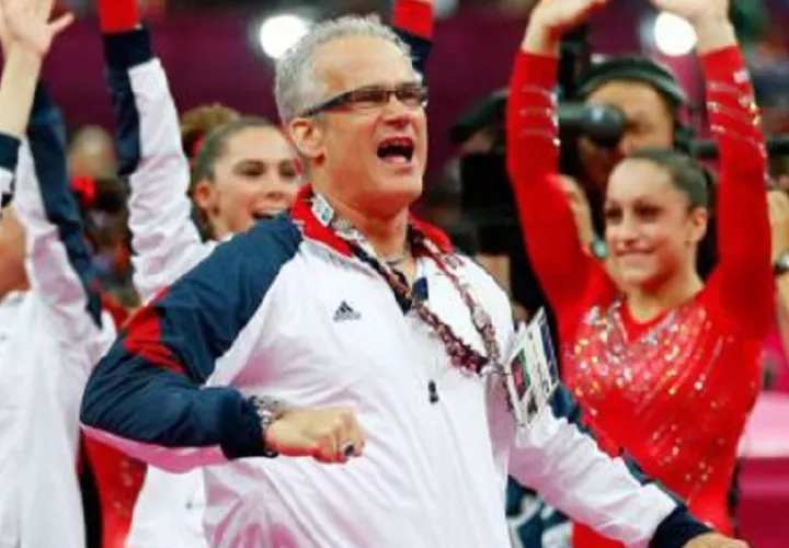 John Geddert  entrenó  al equipo femenino olímpico de gimnasia de Estados Unidos. Foto:EFE