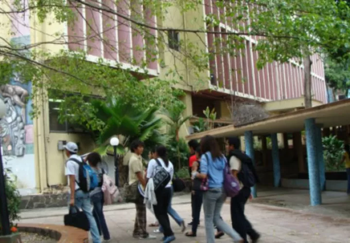 Sede de Facultad de Comunicación de la Universidad de Panamá.  