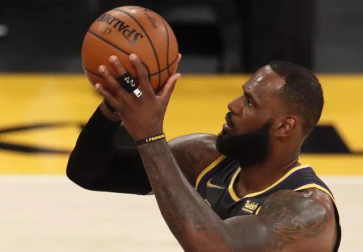 LeBron James de Los Ángeles, Lakers.  Foto:EFE