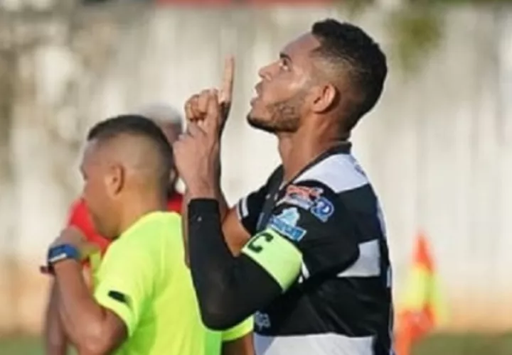 Ismael Díaz festeja su gol ante el San Francisco de La Chorrera. Foto:@TauroFC
