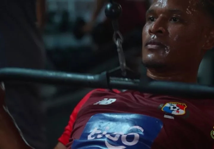 Jair Catuy en los entrenamientos de la selección. Foto:Fepafut