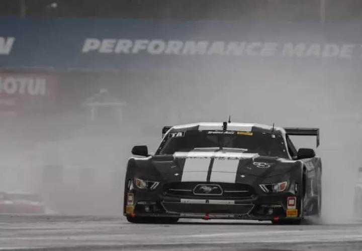 El panameño Óscar Terán ganó el circuito de Charlotte Race Speedtour Challenge. Foto:EFE