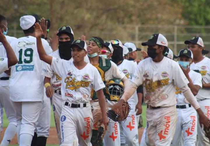 Bocas del Toro se mantiene en la pelea por la clasificación a la siguiente ronda y eliminó a Chiriquí. Foto:Febeis