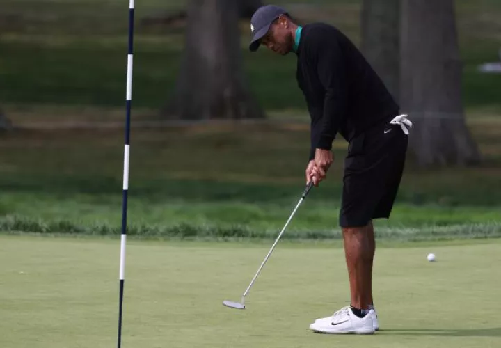 Las  lesiones podrían dejar fuera del circuito internacional profesional de golf a Tiger Woods, según los expertos. Foto:EFE