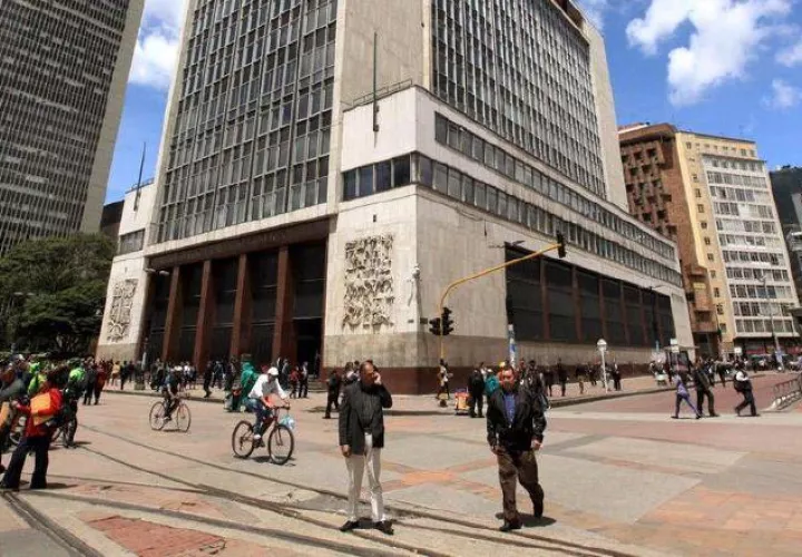Consideran que la política monetaria ha servido para afrontar los flujos de capital. EFE