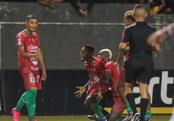 Chiriquí goleó al San Francisco por 3-0 ayer en el San Cristóbal. Foto:LPF