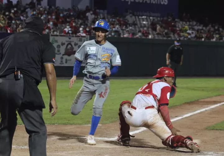 La serie final del béisbol juvenil se reactiva hoy en el estadio Roberto 'Flaco Bala' Hernández.