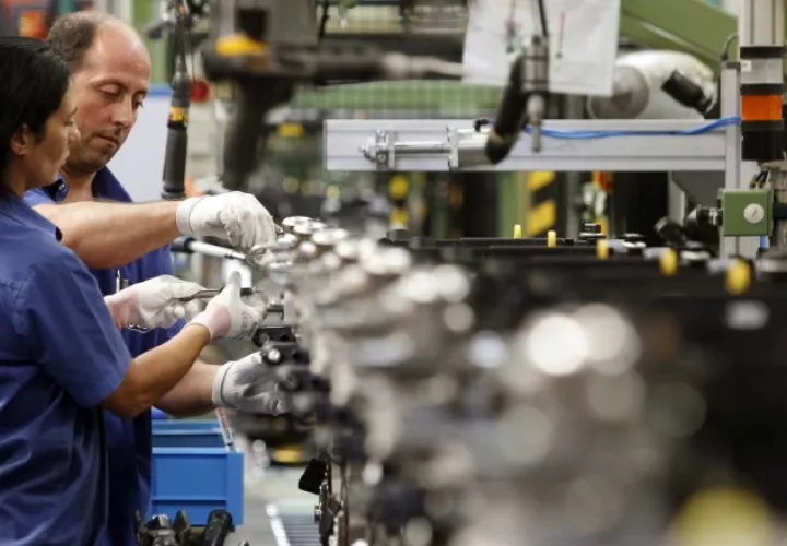La salud de los trabajadores en general está en riego si trabajan en ambientes cerrados. EFE