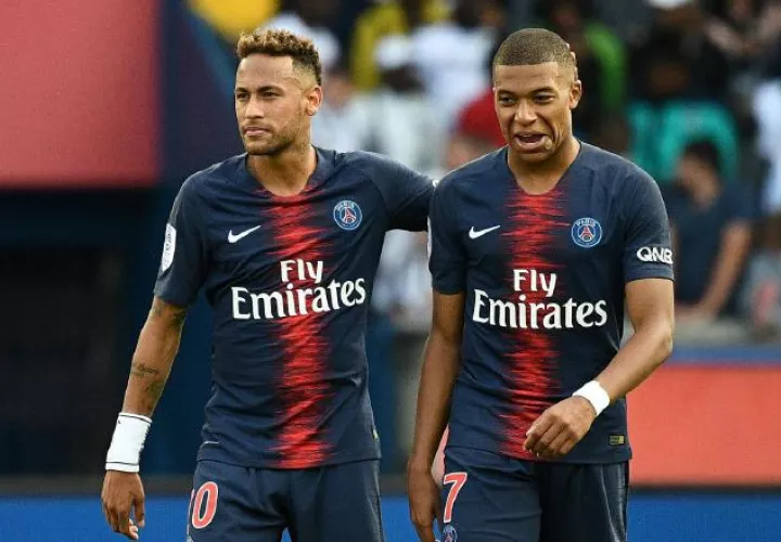 Neymar y Mbappé esperan llevar al PSG a la final.   Foto:EFE