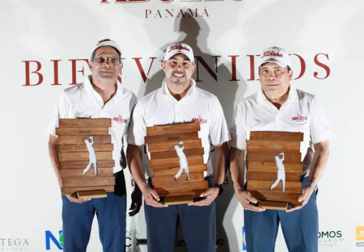 Los orgullosos ganadores de las estadías, comidas y participación en Casa de Campo.