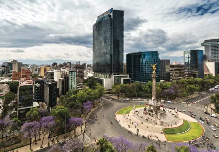 El informe de BBVA México resaltó un alza anual de 2.3% en la captación hasta marzo hasta llegar a un total de 6.44 billones de pesos. EFE