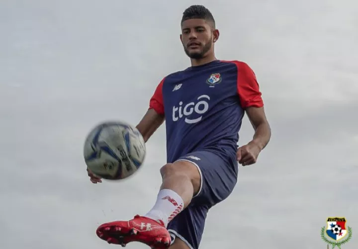 Andrés Andrade se incorporó a los entrenamientos del elenco nacional, ayer. Foto:Fepafut