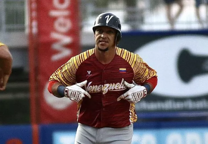 Dominicanos y Venezuela abren el clasificatorio final del béisbol. Foto:EFE