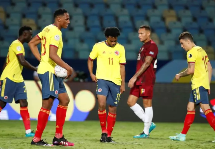 Jugadores de Colombia, luego del empate ante Venezuela. Foto:EFE