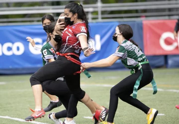 El campeonato de Flag Football Kiwanis ha sido muy competitivo. Foto:EFE