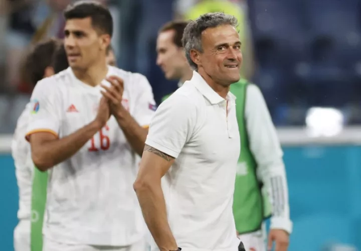 Luis Enrique entrenador de España (der.). Foto:EFE