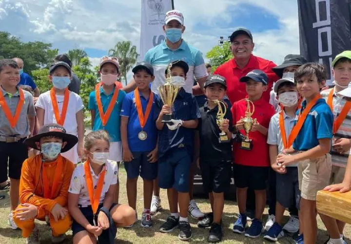 El torneo intenta inculcar el golf a los infantes. Foto: Cortesía