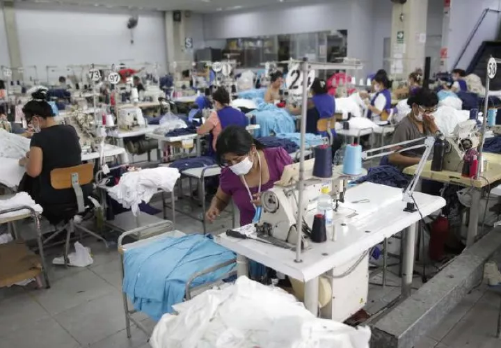 La mayoría de los negocios se han "reinventado" . EFE