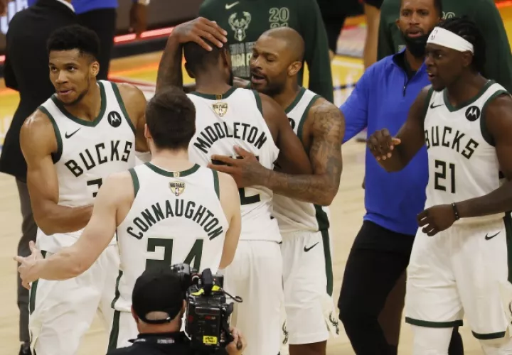 Bucks festejan. Foto:EFE