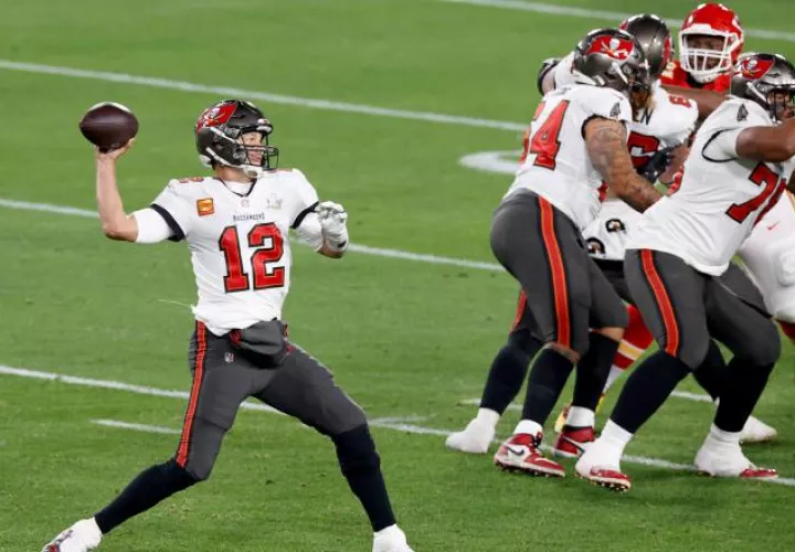 Más del 75% de los jugadores de la NFL estaban al menos parcialmente vacunados. Foto:EFE/Ilustrativa