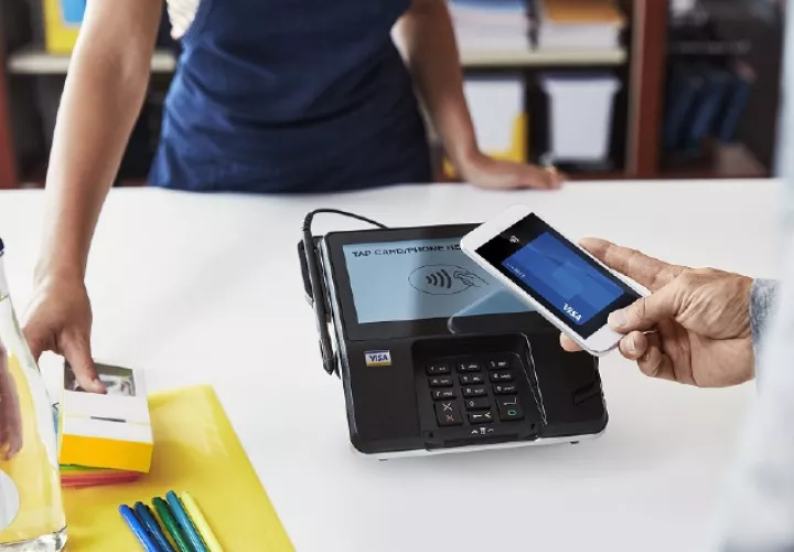 Los consumidores como los comercios han adoptado los pagos sin contacto. Cortesía