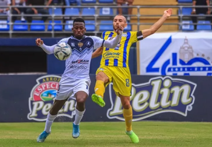 Universitario de Coclé y Veraguas, jugaron la semifinal del torneo anterior. Foto:@LPF