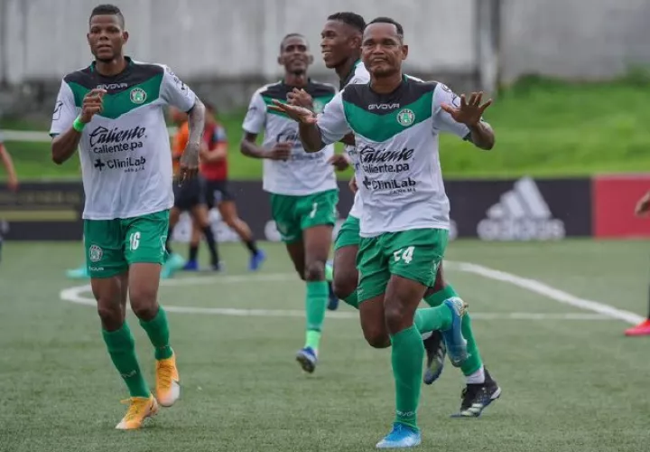Medina marcó doblete en el debut del Alianza en el Clausura. LPF