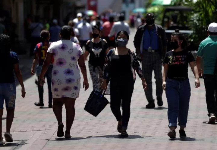 Probabilidad de ahorrar dinero disminuyó 4 puntos porcentuales. Archivo