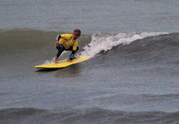 Los infantes también participan en el torneo de surf. Foto: Cortesía