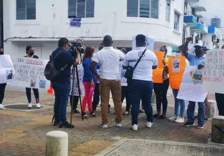 La protesta se dio este lunes en la Procuraduría General