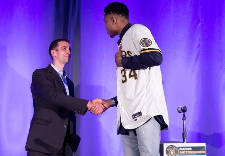 Antetokounmpo (34) invierte en los Cerveceros de Milwaukee. Foto:@Brewers