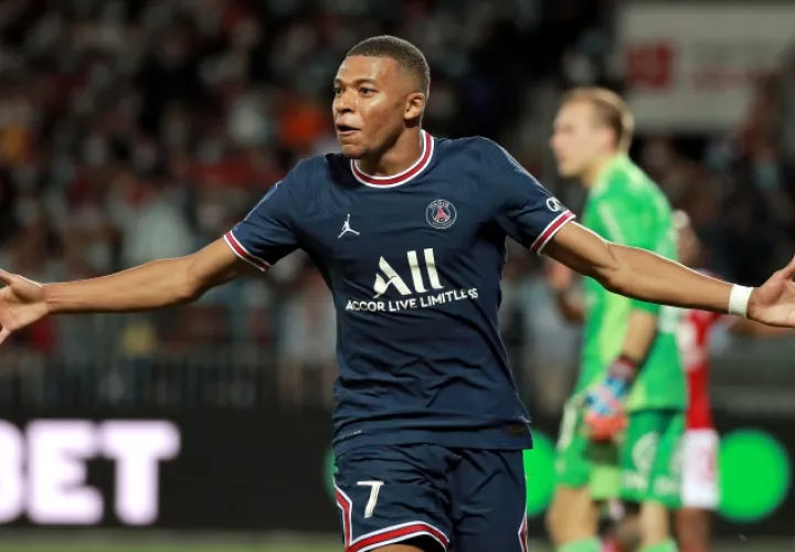 Kylian Mbappé cumplirá su contrato con el PSG hasta junio de 2022. Foto:EFE