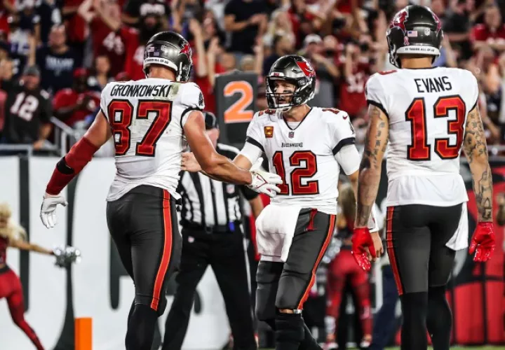 Tampa Bay tuvo una buena temporada al arrancar con una victoria sobre los Dallas Cowboys. Foto:@Buccaneers