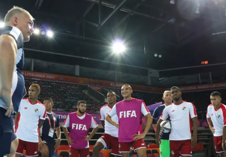 Jugadores panameños en los entrenamientos en Lituania. Foto: Fepafut