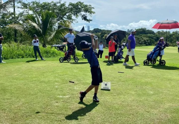El torneo infantil se realiza en diferentes categorías. Foto: Cortesía