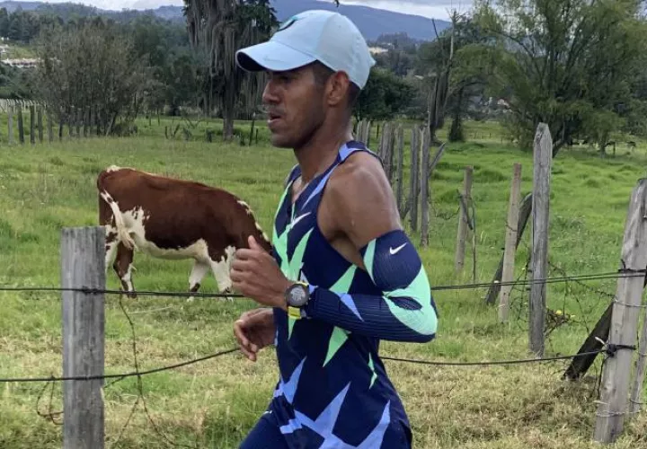 Jorge Enrique Castelblanco, regresa a Paipa, Colombia a entrenar el 1 de noviembre de 2021. Cortesía