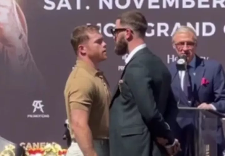 Saúl 'Canelo' Álvarez y  Caleb Plant Foto:EFE