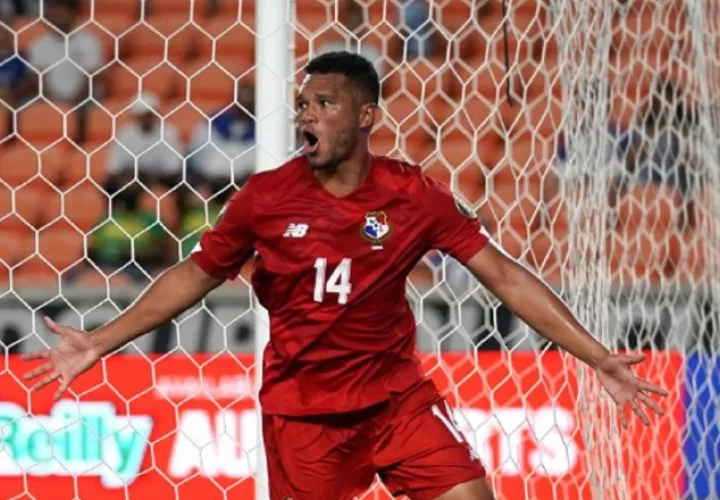 Rolando 'Toro' Blackburn. Foto: @Fepafut