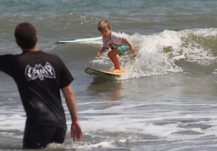 El torneo infantil y juvenil de surf. Foto: Cortesía