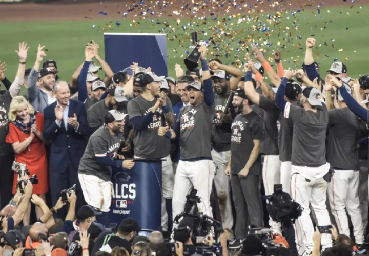 Astros de Houston, festejan el banderín de la Americana Foto:EFE